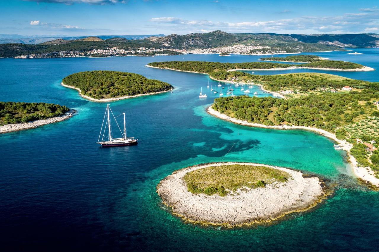 Beach Bay Hvar Hotel Hvar Town Bagian luar foto